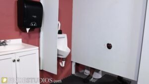 ExtraBig Dicks – Hot Ebony Hunk Fucked Through The Gloryhole By Latino Dick