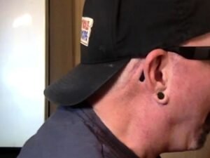 Cockhungry mature deepthroating dick