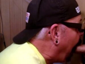 Gloryhole grandpa gives BJ to random guy